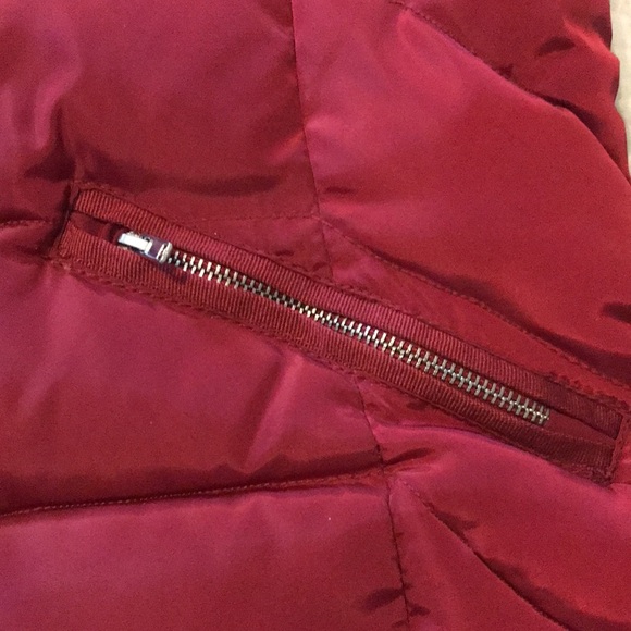 Burgundy puffer vest - Picture 3 of 5
